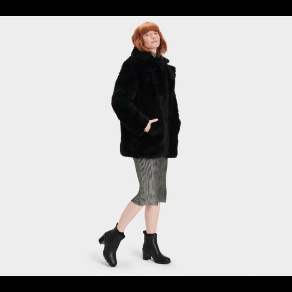 UGG LIANNA SHORT SHEARLING COAT